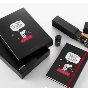 New Moleskine x Peanuts 75th Anniversary Set w/ notebook & 12 Blackwing pencils